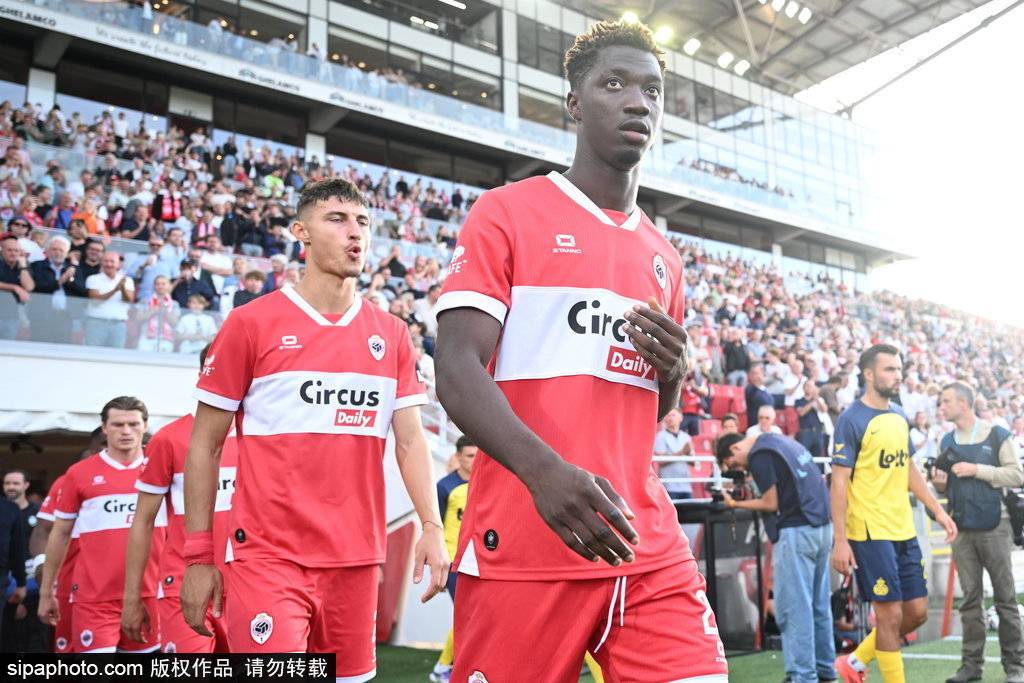 比利时安特卫普球队教练心急