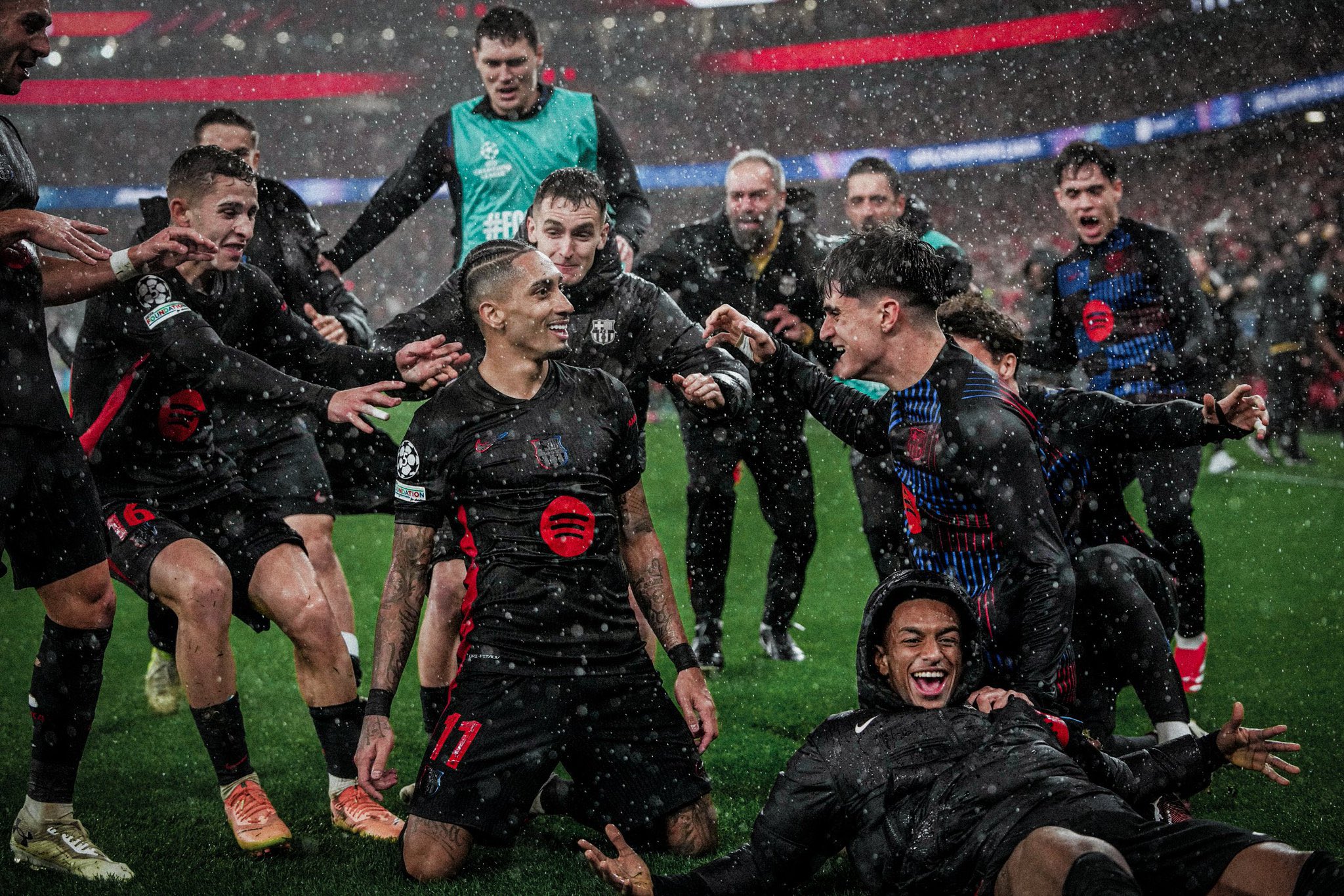 包含佛罗伦萨客场绝杀，实现逆袭的词条